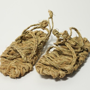 N. 166. Sandali, Algeria. Realizzati in fibre vegetali.