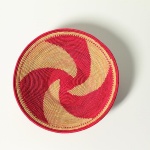 N. 170. Cesto, Marocco. Intreccio a punto fisso e decorazione a motivo geometrico realizzati in fibra vegetale.